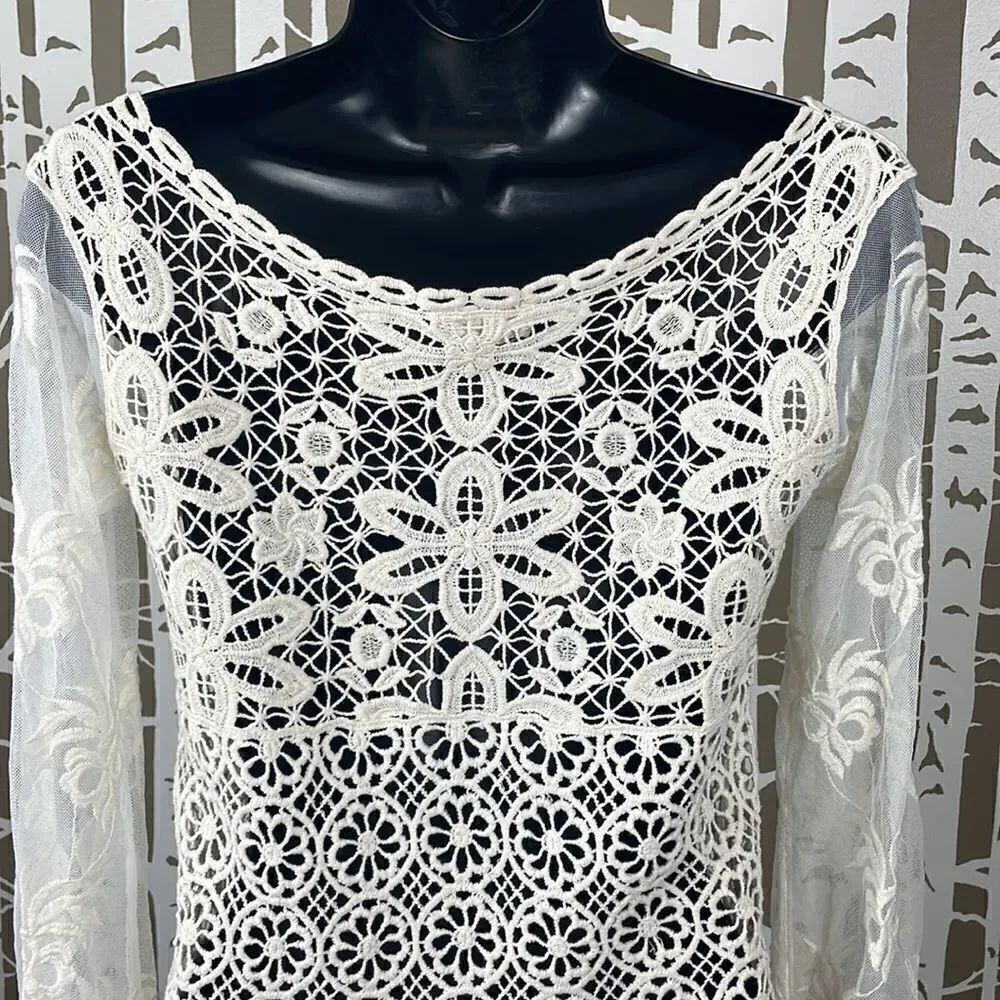 Boho Embroidered Lace & Mesh 3/4 Sleeve Top - Picture 6 of 14